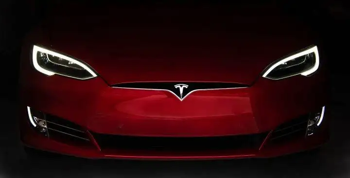 Tesla Board Member’s Crypto ‘Conflict of Interest’ May Blight Bitcoin Buy