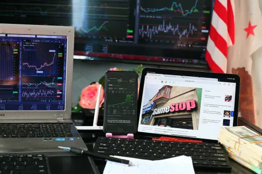 GameStops $1.3B Convertible Notes Plan: Bitcoin Investment Sparks Market Reaction