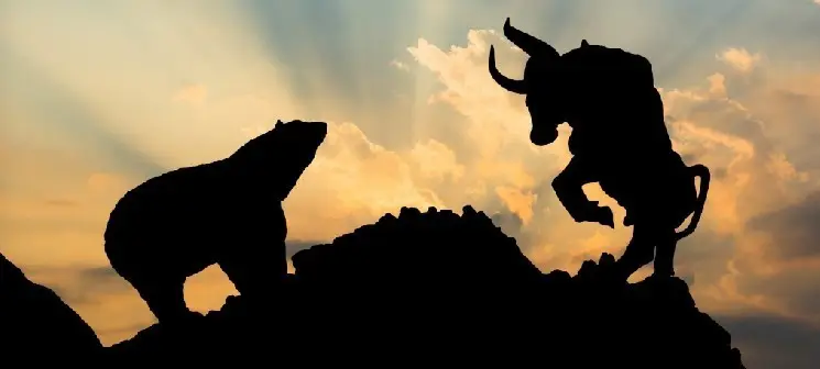 XRP, DOGE, SOL Lead Crypto Selloff, But Altcoin Season Still in Play if This Happens