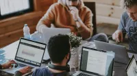 What is a smart contract？ The code that runs crypto