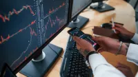 Smart-contract and DeFi coins lead losses as bitcoin wilts for 4th straight day