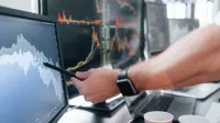 Bitcoin's recent drop below $60,000 signals Fed, ETF and AI pressures: Deutsche Bank