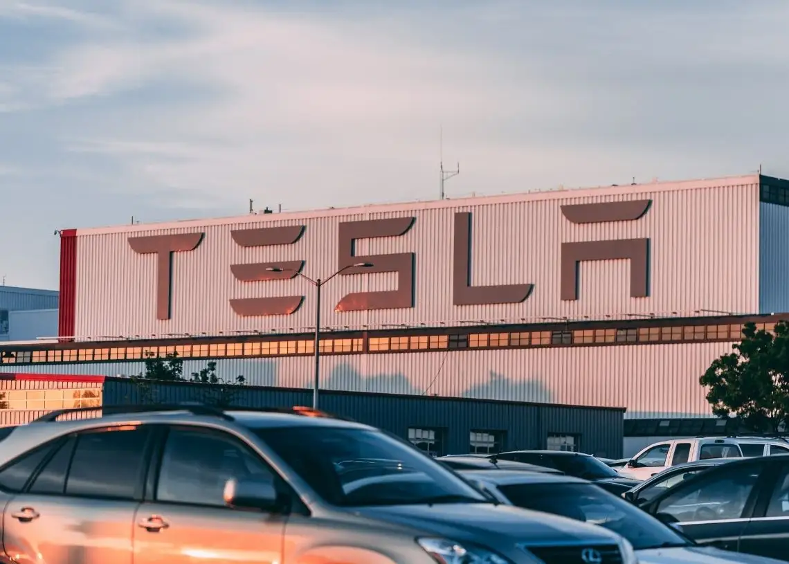 Elon Musk Offloads $1.1B in Tesla Stock